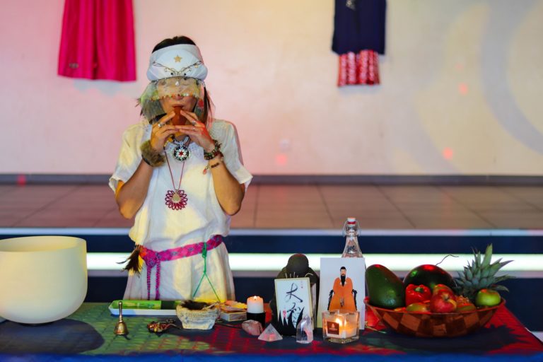 Lire la suite à propos de l’article Qu&rsquo;est-ce qu&rsquo;un(e) Chamane ?